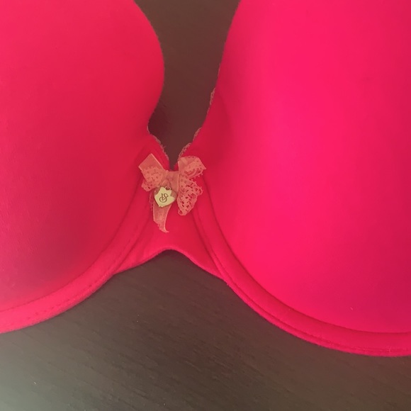 Victoria’s Secret classic bright pink bra EUC - Picture 4 of 8